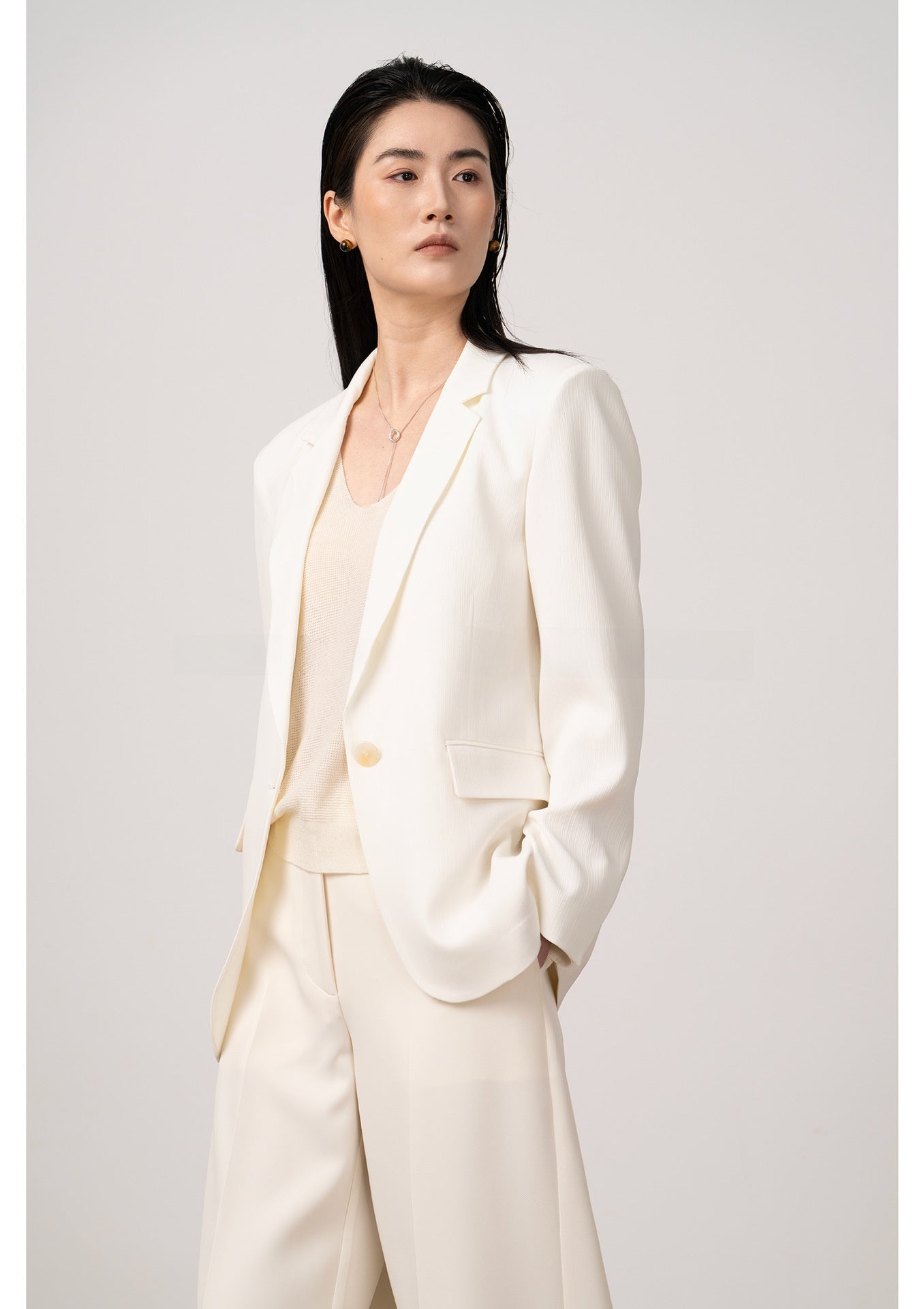 MINIMALISH BLAZER