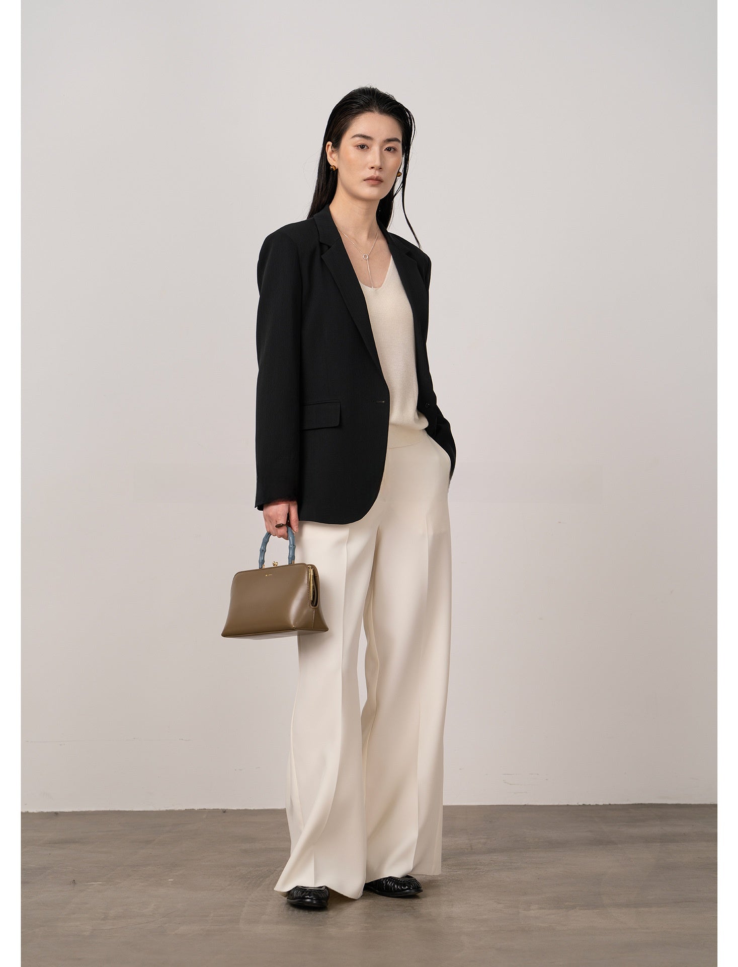 MINIMALISH BLAZER